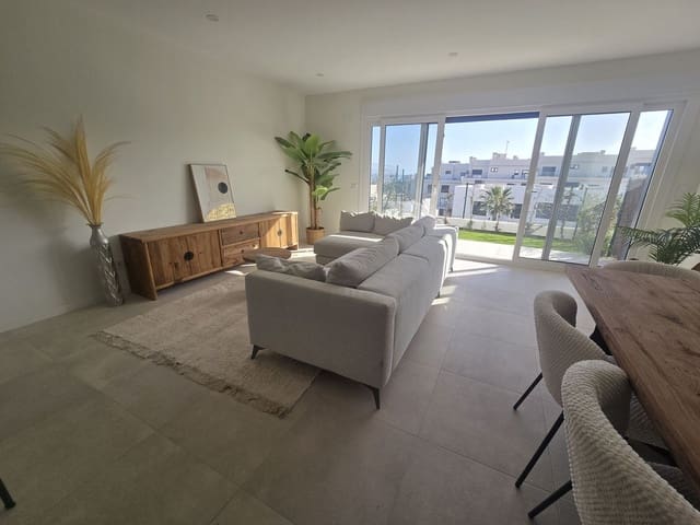 4 makuuhuone Omakotitalo myytävänä paikassa La Cala de Mijas, Mijas mukana uima-altaan 
autotalli - 890 000 € (Ref: 9737325)