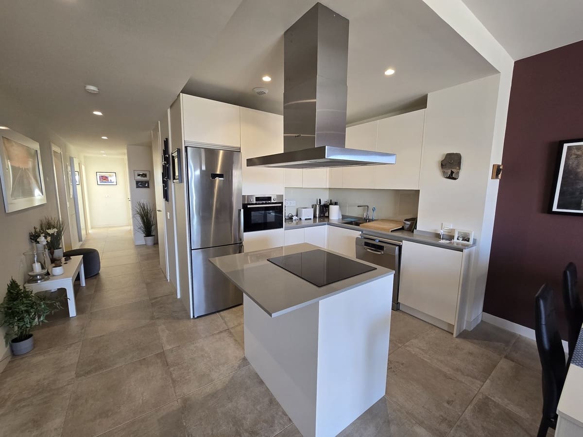 3 makuuhuone Huoneisto myytävänä paikassa La Cala de Mijas mukana uima-altaan 
autotalli - 769 000 € (Ref: 9844422)