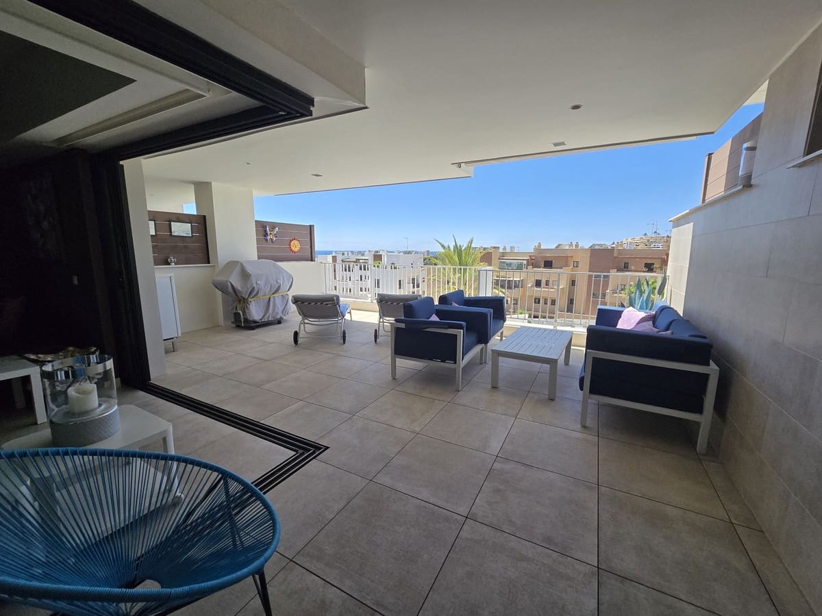 3 makuuhuone Huoneisto myytävänä paikassa La Cala de Mijas mukana uima-altaan 
autotalli - 769 000 € (Ref: 9844422)