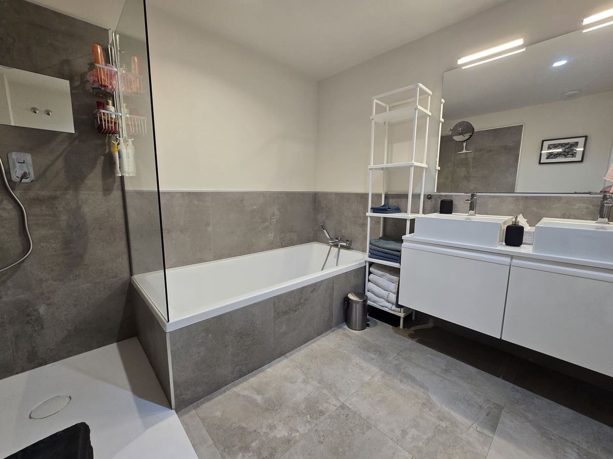 3 makuuhuone Huoneisto myytävänä paikassa La Cala de Mijas mukana uima-altaan 
autotalli - 769 000 € (Ref: 9844422)