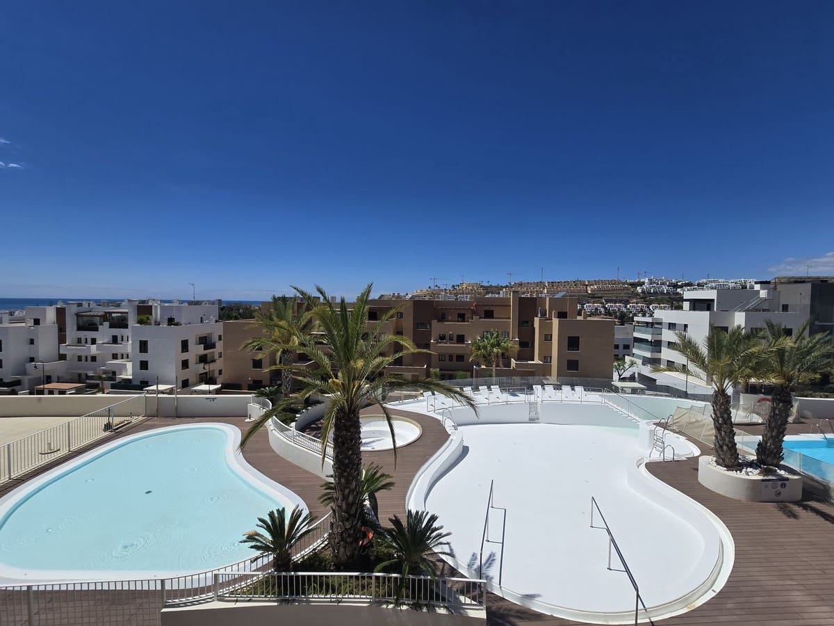 3 makuuhuone Huoneisto myytävänä paikassa La Cala de Mijas mukana uima-altaan 
autotalli - 769 000 € (Ref: 9844422)