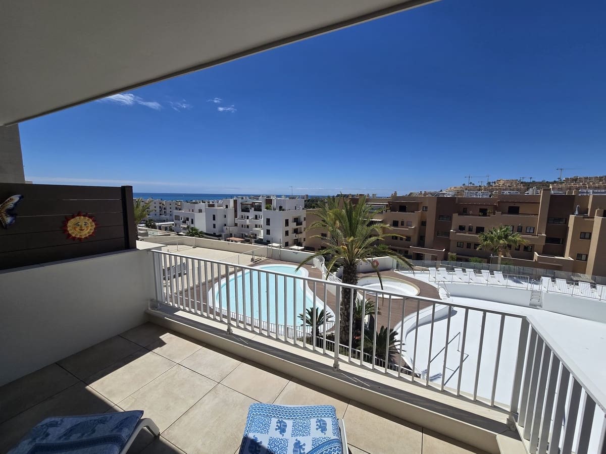 3 makuuhuone Huoneisto myytävänä paikassa La Cala de Mijas mukana uima-altaan 
autotalli - 769 000 € (Ref: 9844422)