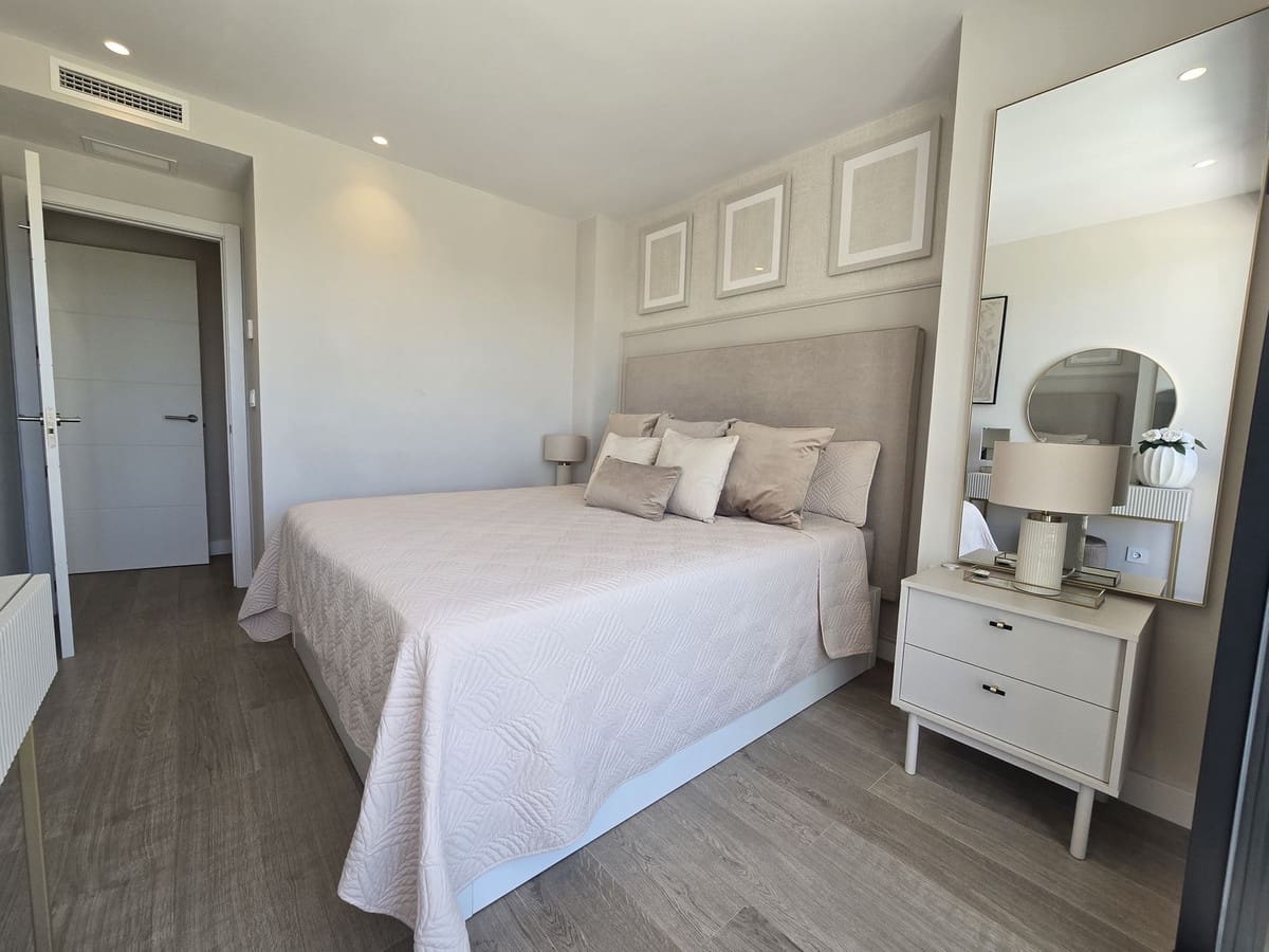 2 soverom Leilighet til salgs i La Cala de Mijas med svømmebasseng garasje - € 595 000 (Ref: 9870438)