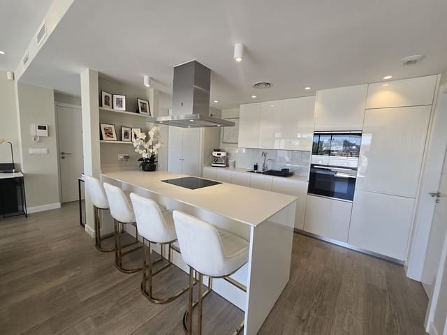 2 sypialnia Apartament na sprzedaż w La Cala de Mijas, Mijas z basenem garażem - 595 000 € (Ref: 9870438)