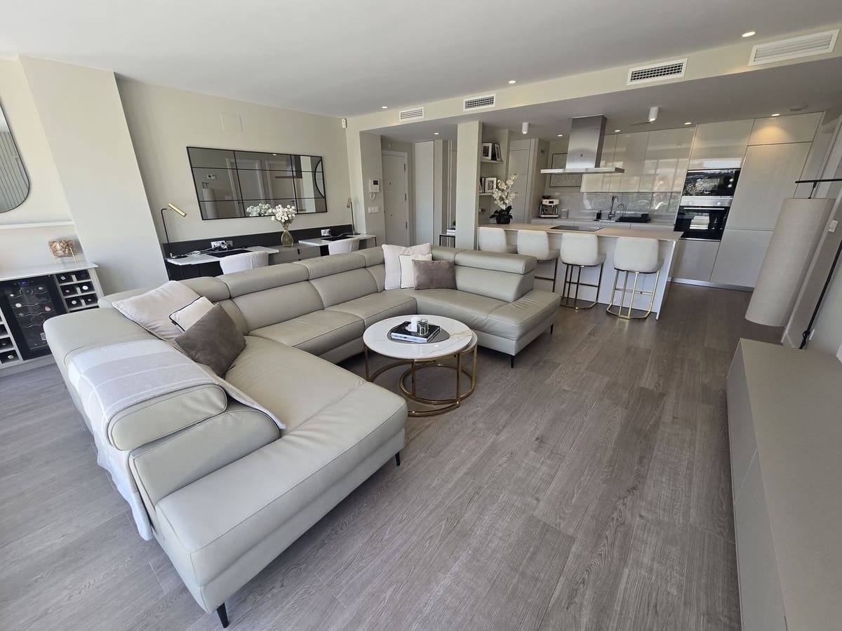 2 soverom Leilighet til salgs i La Cala de Mijas med svømmebasseng garasje - € 595 000 (Ref: 9870438)