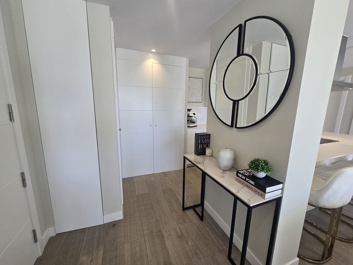 2 soverom Leilighet til salgs i La Cala de Mijas med svømmebasseng garasje - € 595 000 (Ref: 9870438)
