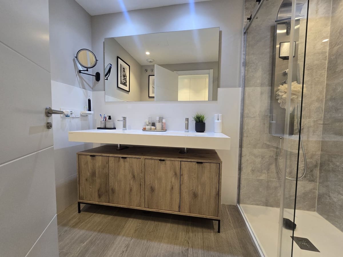 2 soverom Leilighet til salgs i La Cala de Mijas med svømmebasseng garasje - € 595 000 (Ref: 9870438)
