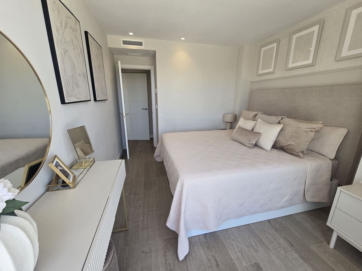 2 soverom Leilighet til salgs i La Cala de Mijas med svømmebasseng garasje - € 595 000 (Ref: 9870438)