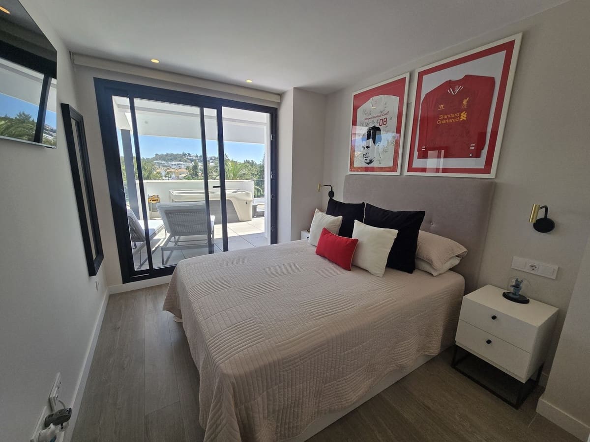 2 soverom Leilighet til salgs i La Cala de Mijas med svømmebasseng garasje - € 595 000 (Ref: 9870438)
