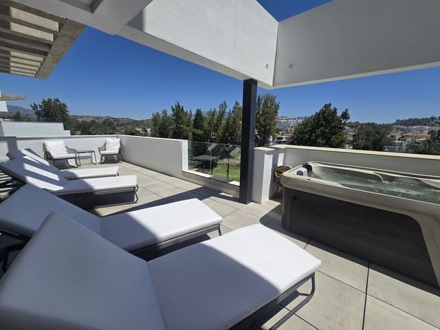 2 sypialnia Apartament na sprzedaż w La Cala de Mijas, Mijas z basenem garażem - 595 000 € (Ref: 9870438)