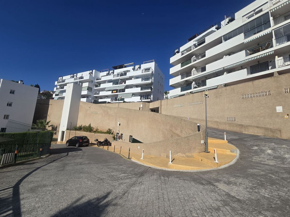 Apartamento de 2 habitaciones en Riviera del Sol en venta con piscina - 215.000 € (Ref: 9946648)