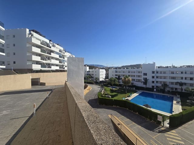 Apartamento de 2 habitaciones en Riviera del Sol, Mijas en venta con piscina - 215.000 € (Ref: 9946648)