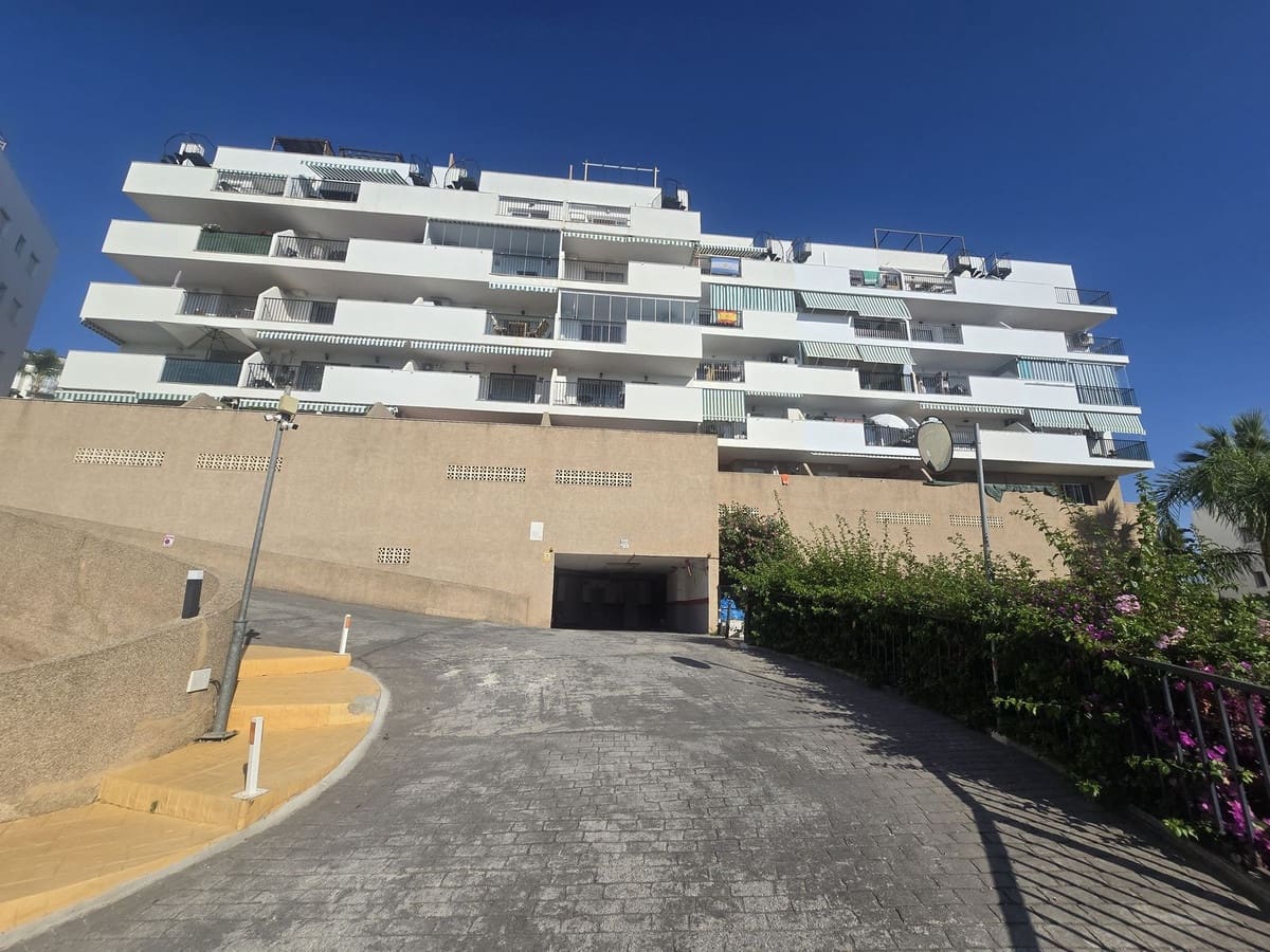 Apartamento de 2 habitaciones en Riviera del Sol en venta con piscina - 215.000 € (Ref: 9946648)