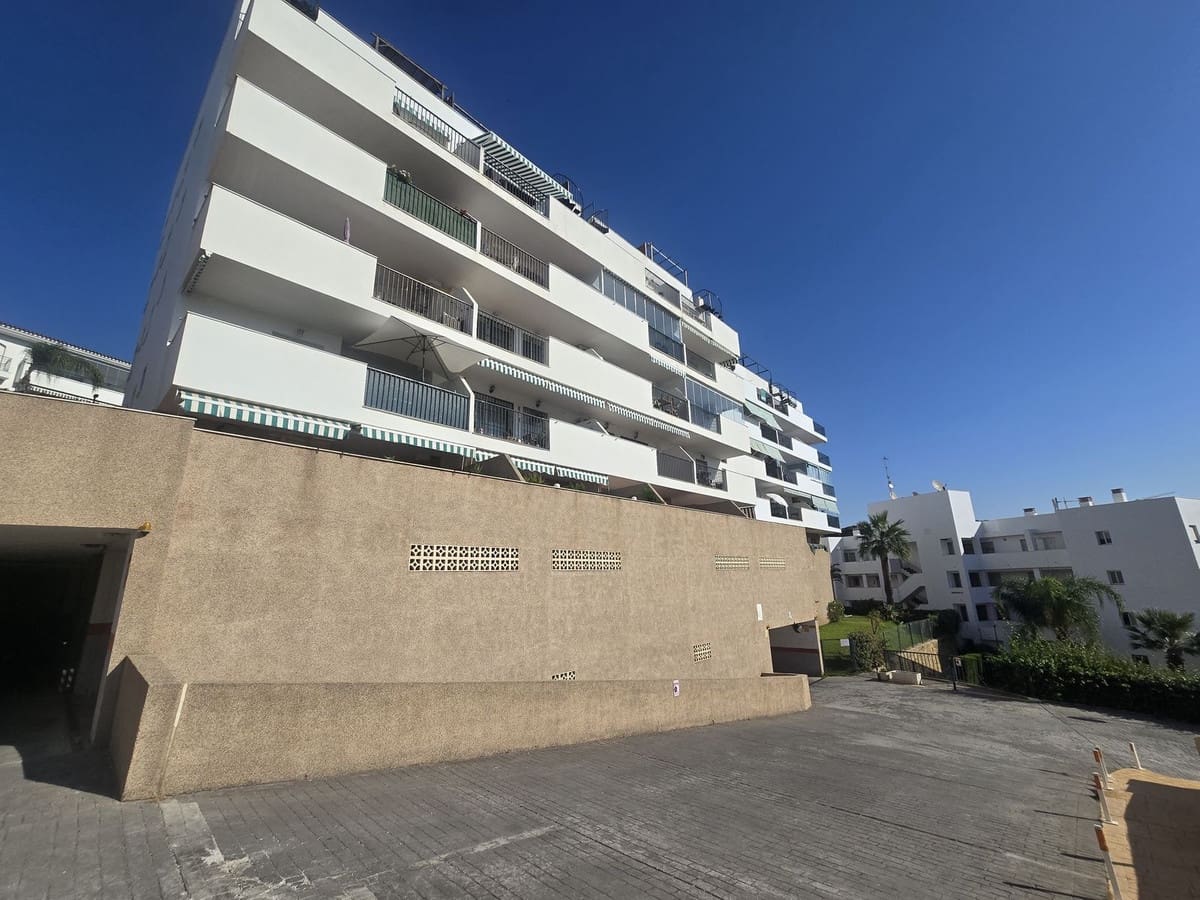 Apartamento de 2 habitaciones en Riviera del Sol en venta con piscina - 215.000 € (Ref: 9946648)