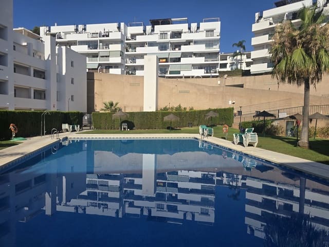 Apartamento de 2 habitaciones en Riviera del Sol, Mijas en venta con piscina - 215.000 € (Ref: 9946648)