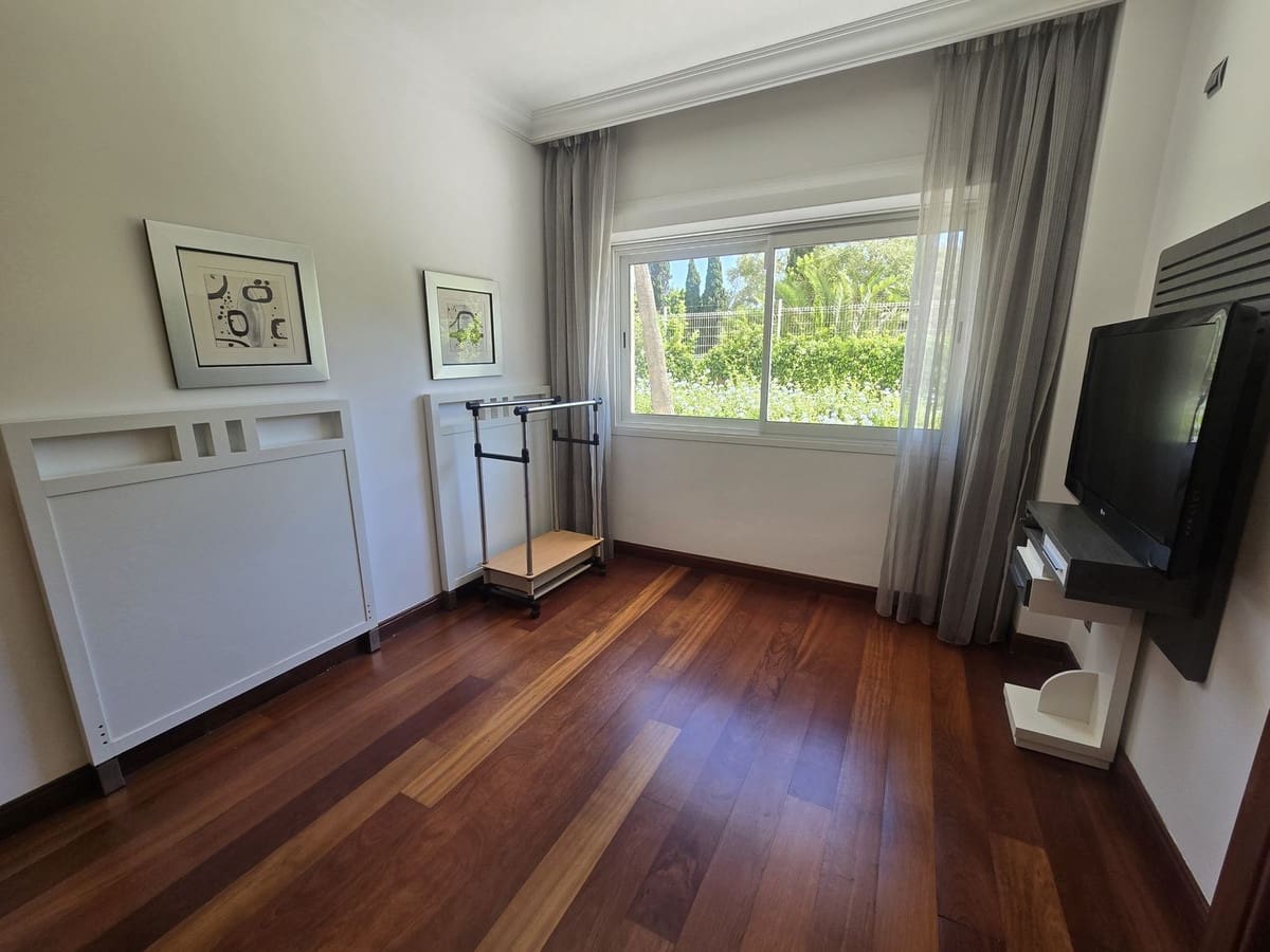3 soverom Leilighet til salgs i Puerto Banus med svømmebasseng - € 1 850 000 (Ref: 9999467)