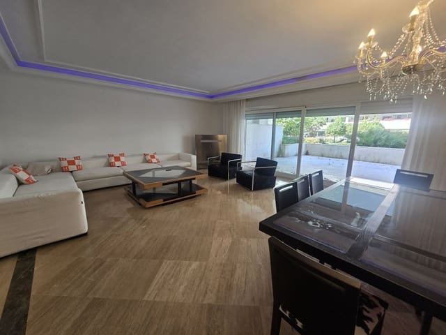 3 sypialnia Apartament na sprzedaż w Puerto Banus, Marbella z basenem - 1 850 000 € (Ref: 9999467)