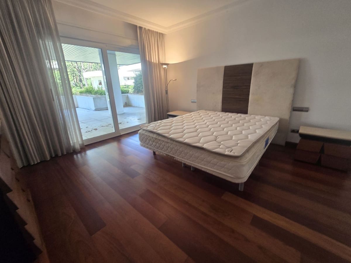 3 soverom Leilighet til salgs i Puerto Banus med svømmebasseng - € 1 850 000 (Ref: 9999467)