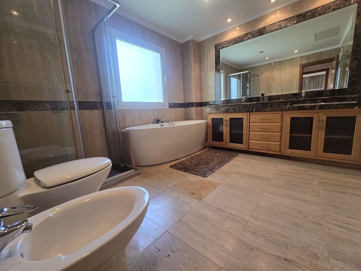 3 soverom Leilighet til salgs i Puerto Banus med svømmebasseng - € 1 850 000 (Ref: 9999467)