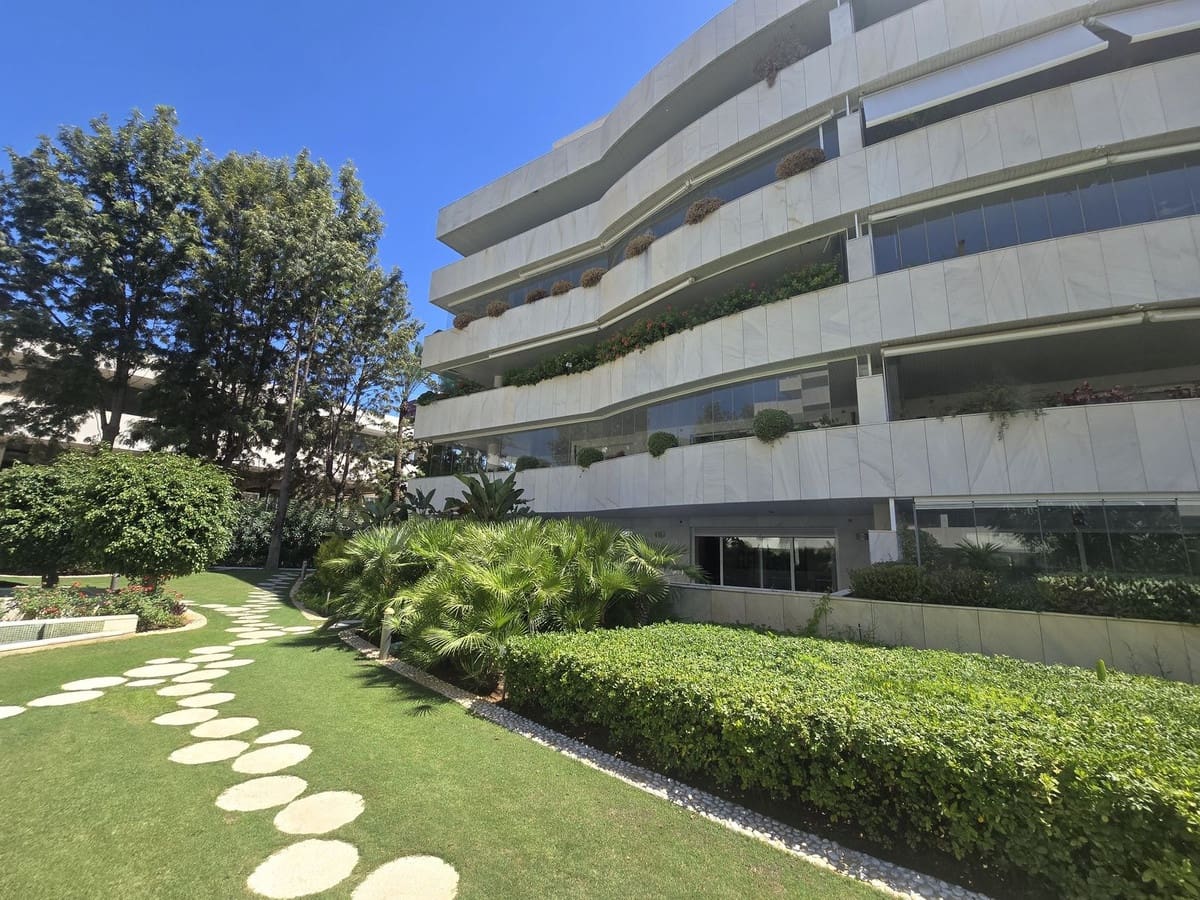 3 soverom Leilighet til salgs i Puerto Banus med svømmebasseng - € 1 850 000 (Ref: 9999467)