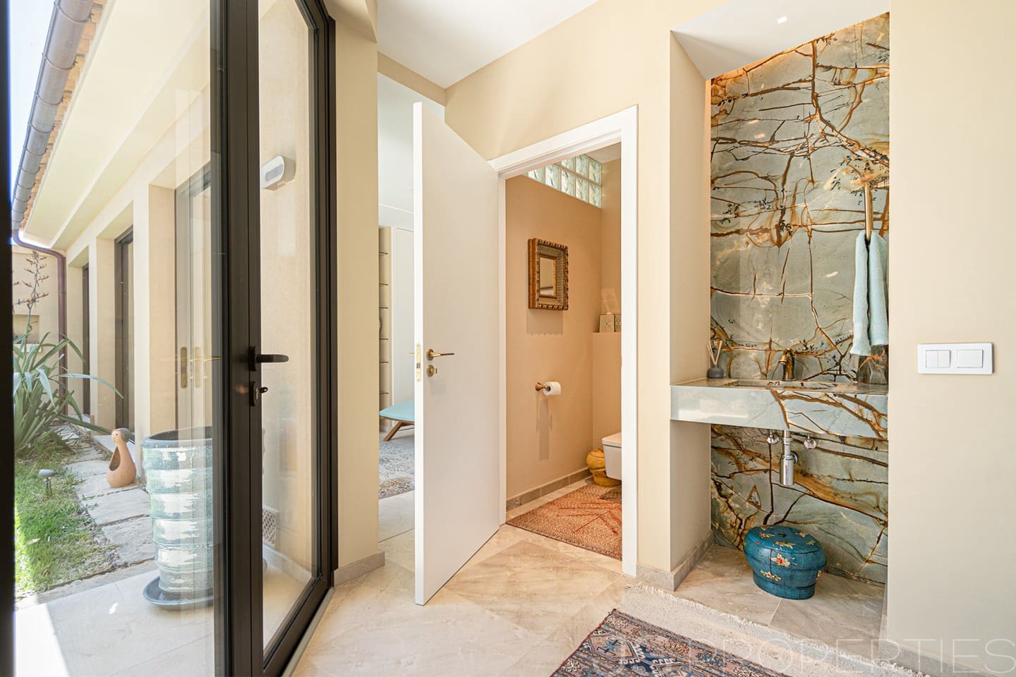 5 bedroom Villa for sale in Moscari with pool garage - € 4,500,000 (Ref: 10046192)