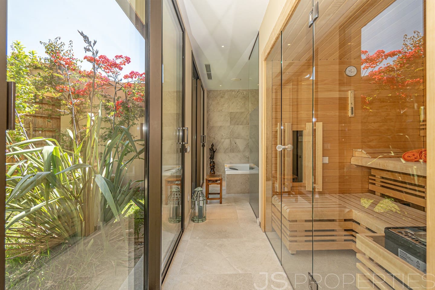 5 bedroom Villa for sale in Moscari with pool garage - € 4,500,000 (Ref: 10046192)