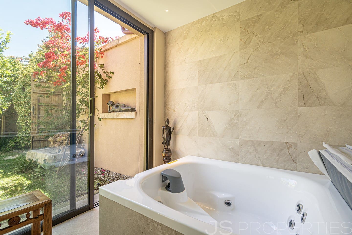 5 bedroom Villa for sale in Moscari with pool garage - € 4,500,000 (Ref: 10046192)