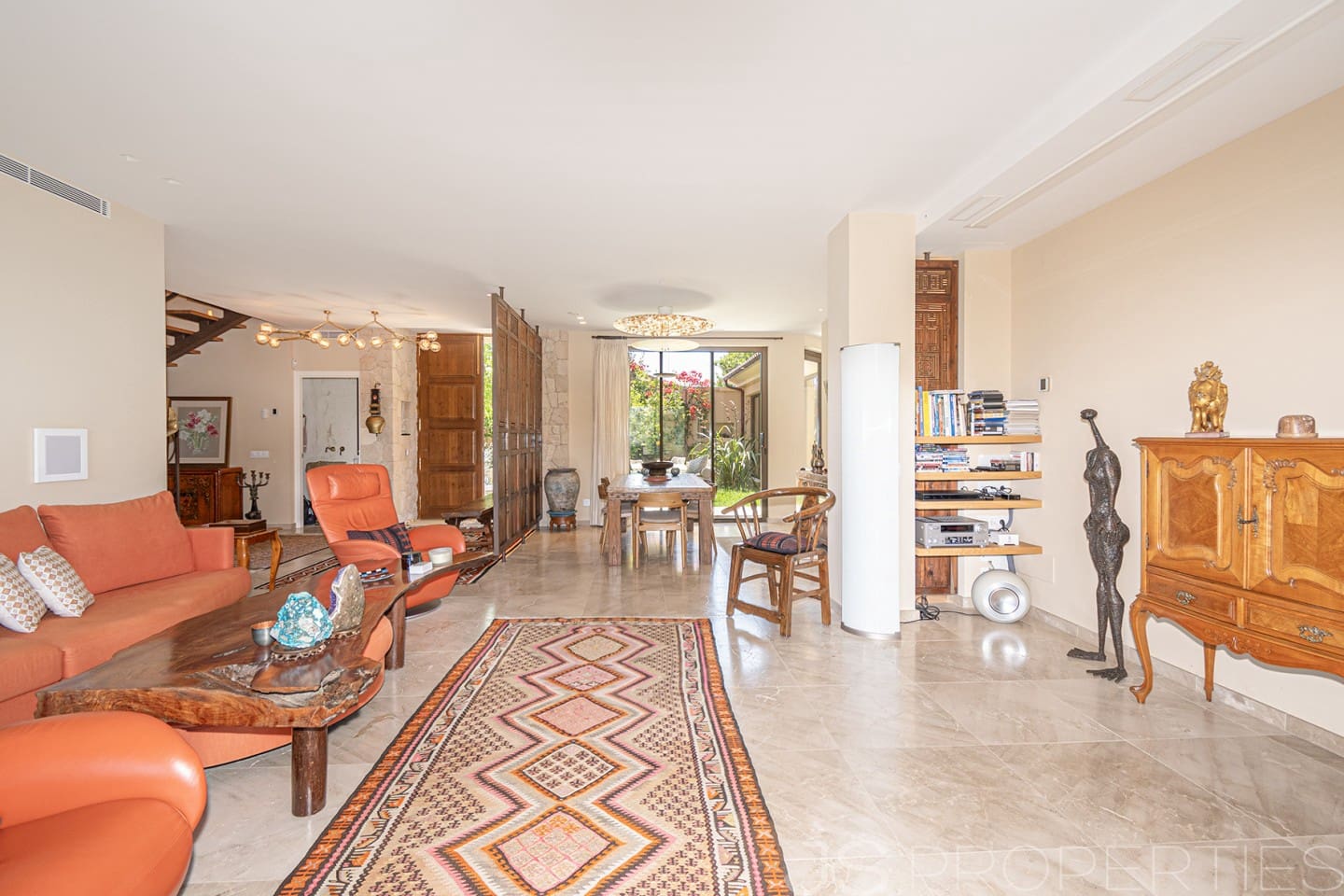5 bedroom Villa for sale in Moscari with pool garage - € 4,500,000 (Ref: 10046192)