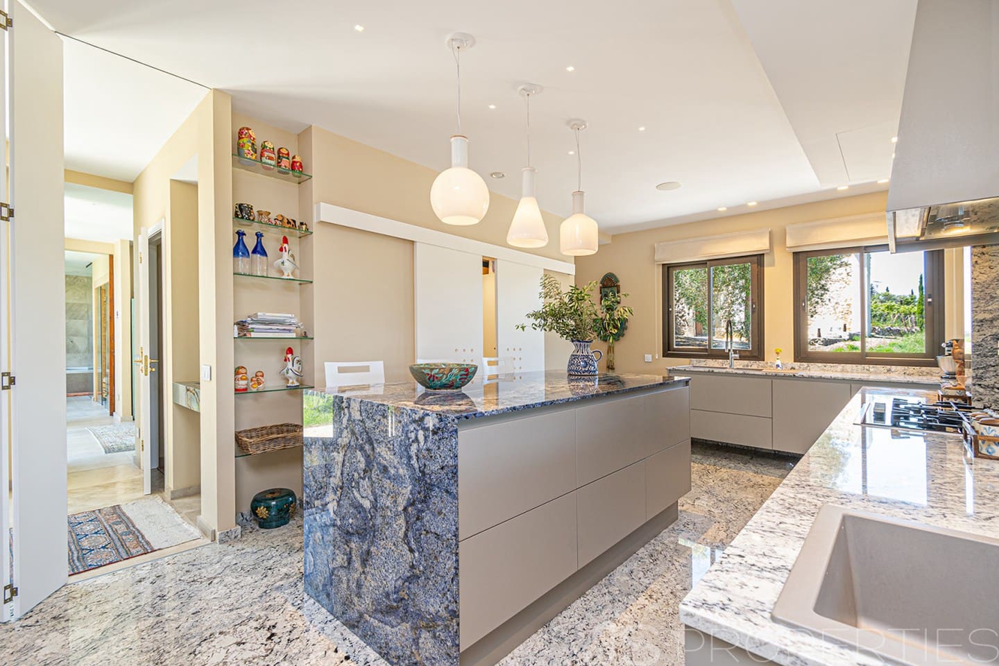 5 bedroom Villa for sale in Moscari with pool garage - € 4,500,000 (Ref: 10046192)