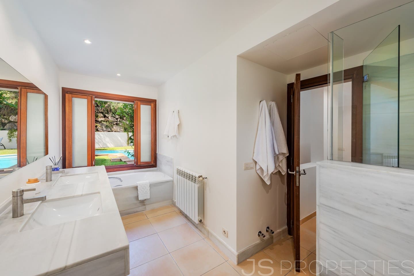 Chalet de 4 habitaciones en Pollensa / Pollença en venta con piscina garaje - 2.600.000 € (Ref: 10101030)