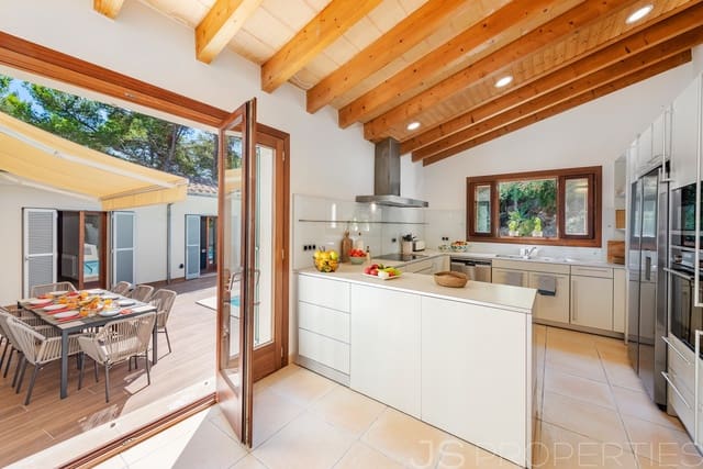 Chalet de 4 habitaciones en Pollensa / Pollença en venta con piscina garaje - 2.600.000 € (Ref: 10101030)