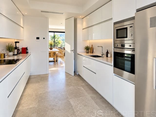 4 bedroom Penthouse for sale in Port de Pollença, Pollensa / Pollença with pool garage - € 2,150,000 (Ref: 10130307)
