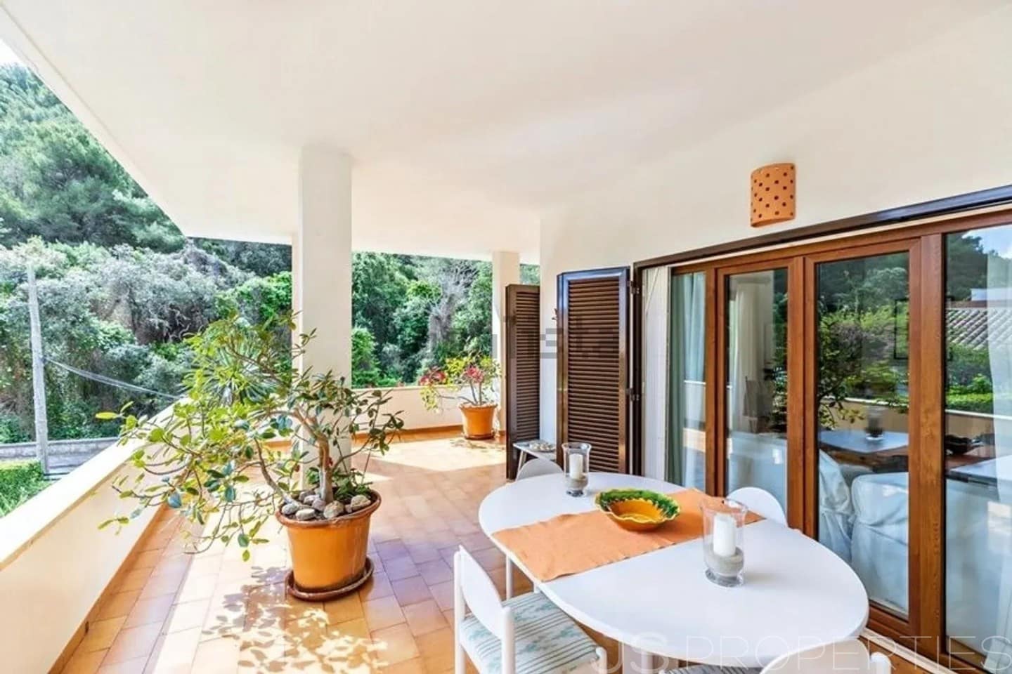 5 soveværelse Semi-Rækkehus til salg i Cala San Vicente / Cala Sant Vicenc med garage - € 1.060.000 (Ref: 10163207)
