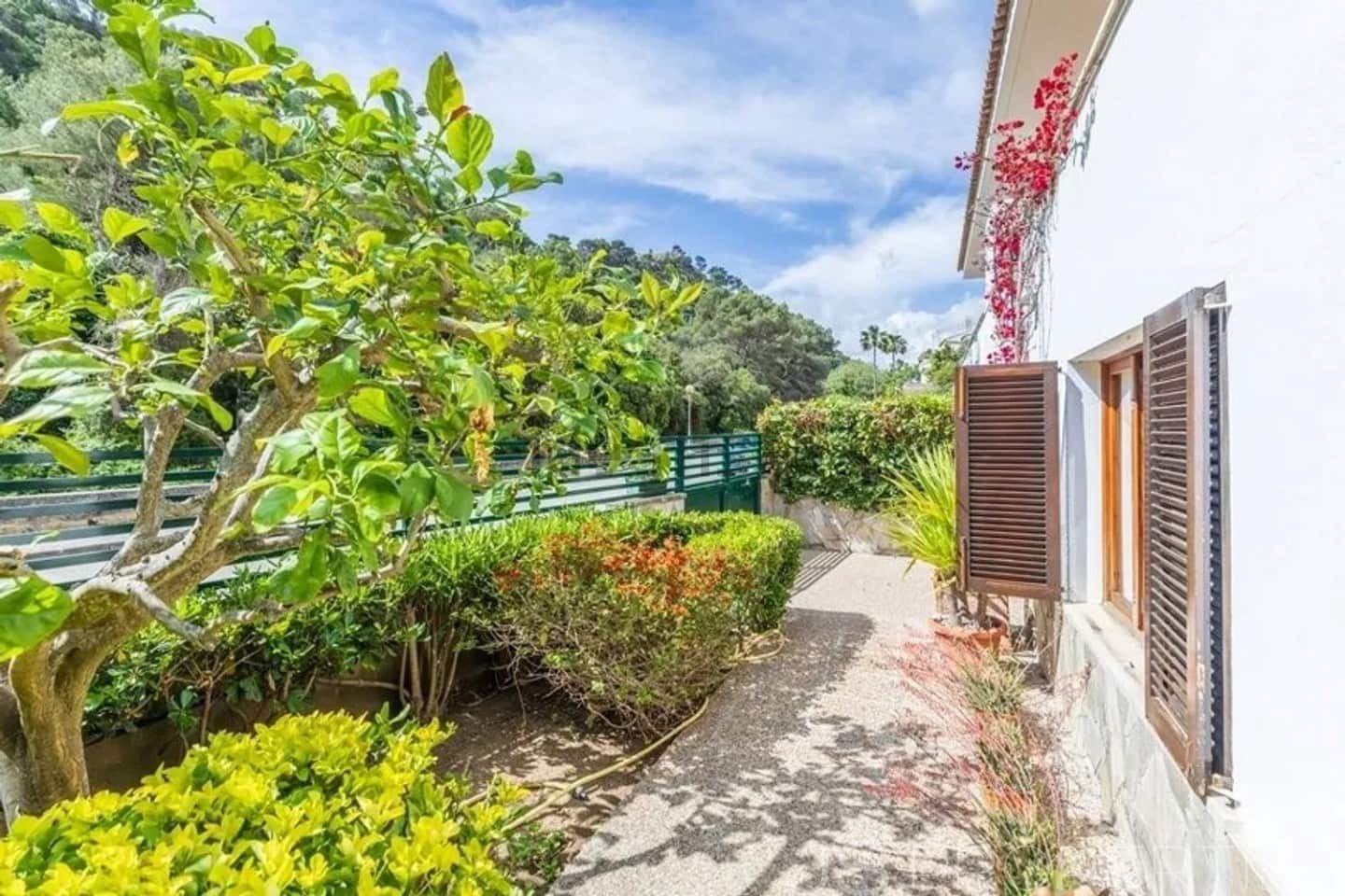 5 soveværelse Semi-Rækkehus til salg i Cala San Vicente / Cala Sant Vicenc med garage - € 1.060.000 (Ref: 10163207)