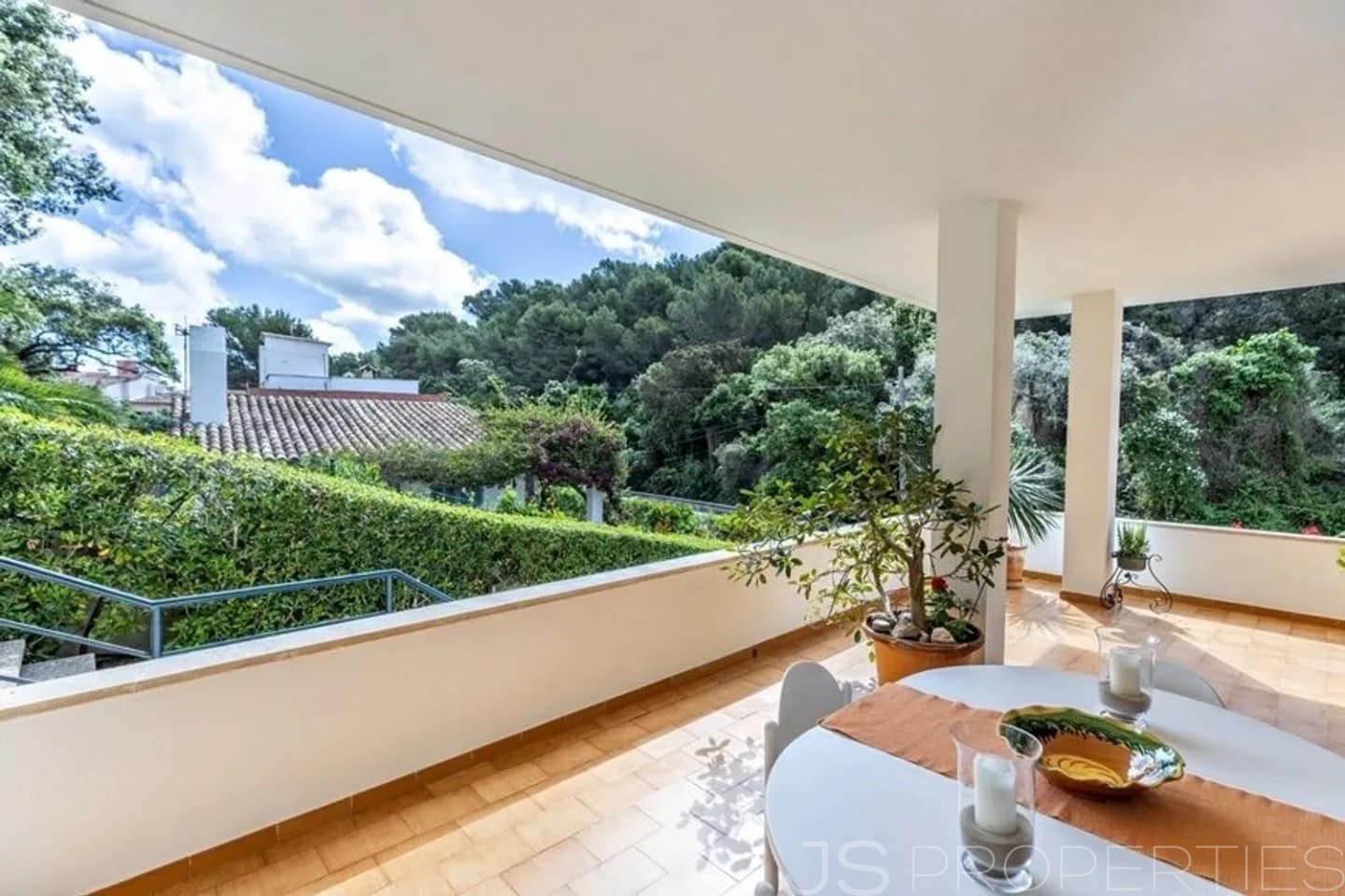 5 soveværelse Semi-Rækkehus til salg i Cala San Vicente / Cala Sant Vicenc med garage - € 1.060.000 (Ref: 10163207)