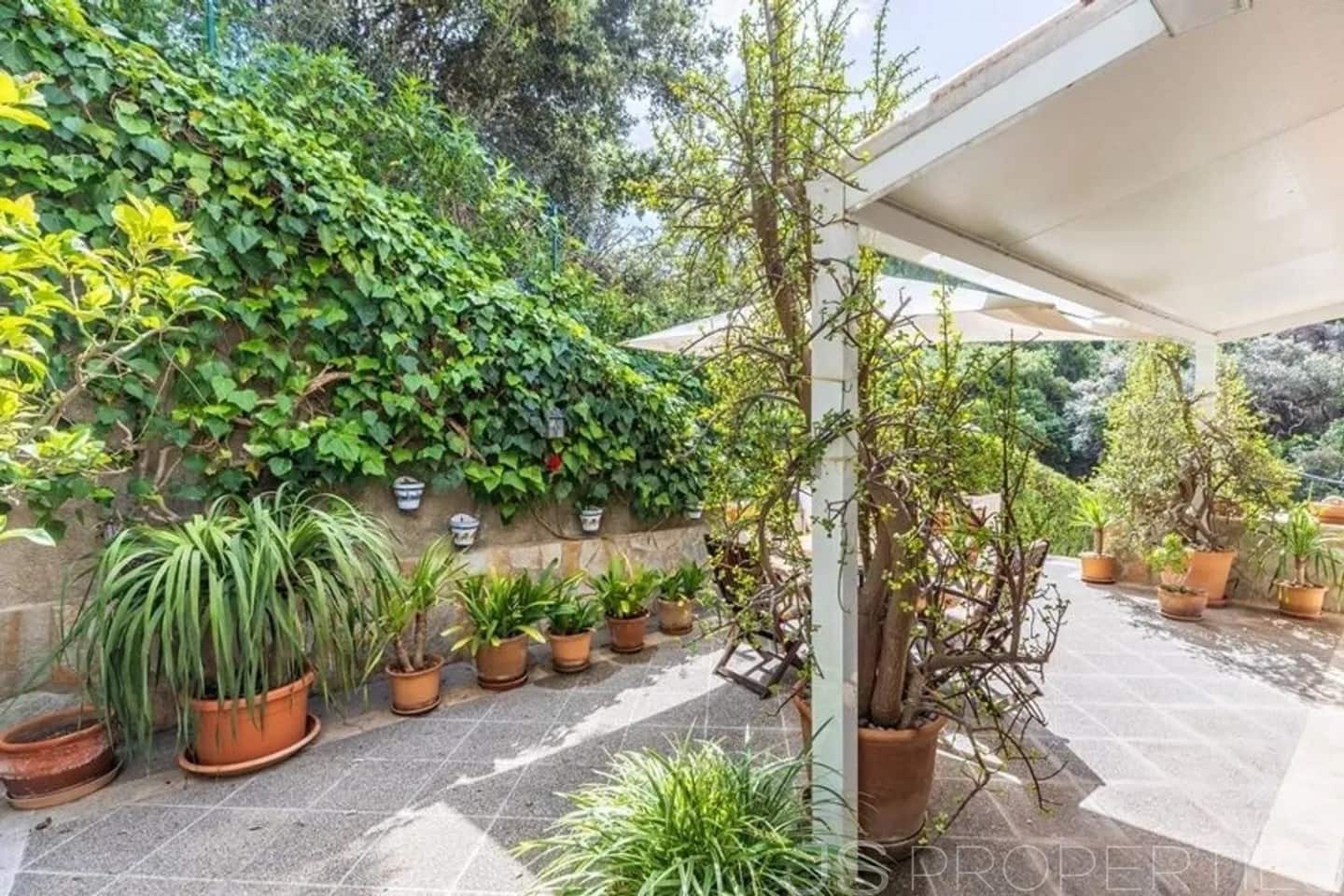 5 soveværelse Semi-Rækkehus til salg i Cala San Vicente / Cala Sant Vicenc med garage - € 1.060.000 (Ref: 10163207)