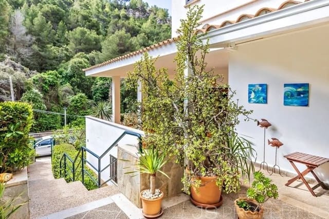 5 soveværelse Semi-Rækkehus til salg i Cala San Vicente / Cala Sant Vicenç, Pollensa / Pollença med garage - € 1.060.000 (Ref: 10163207)
