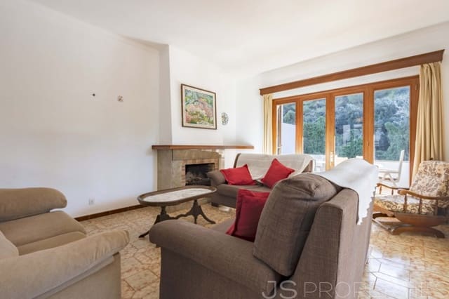 5 bedroom Semi-detached Villa for sale in Cala San Vicente / Cala Sant Vicenç, Pollensa / Pollença with garage - € 750,000 (Ref: 10163208)