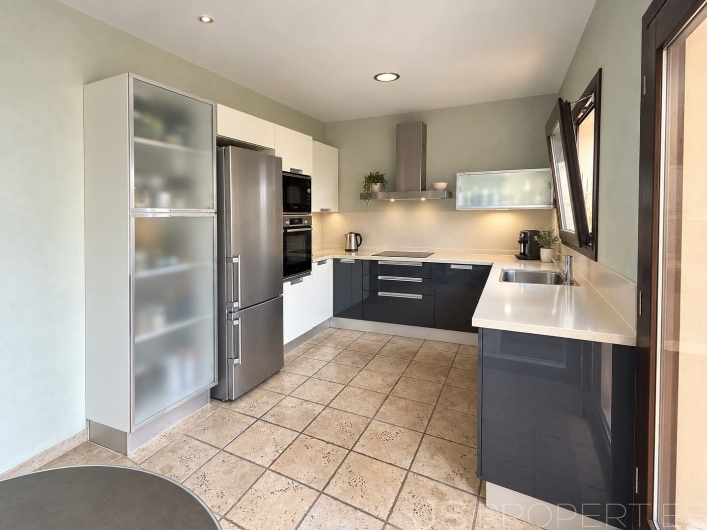 3 bedroom Semi-detached Villa for sale in Alcudia - € 790,000 (Ref: 10168806)