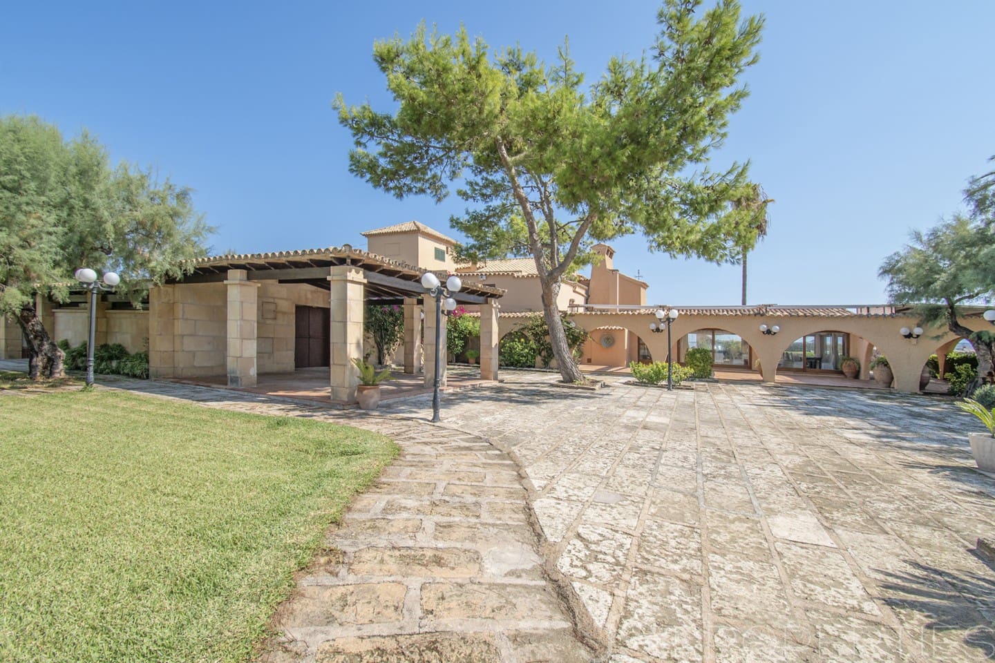 Erhverv til salg i Pollensa / Pollenca - € 2.200.000 (Ref: 8802694)