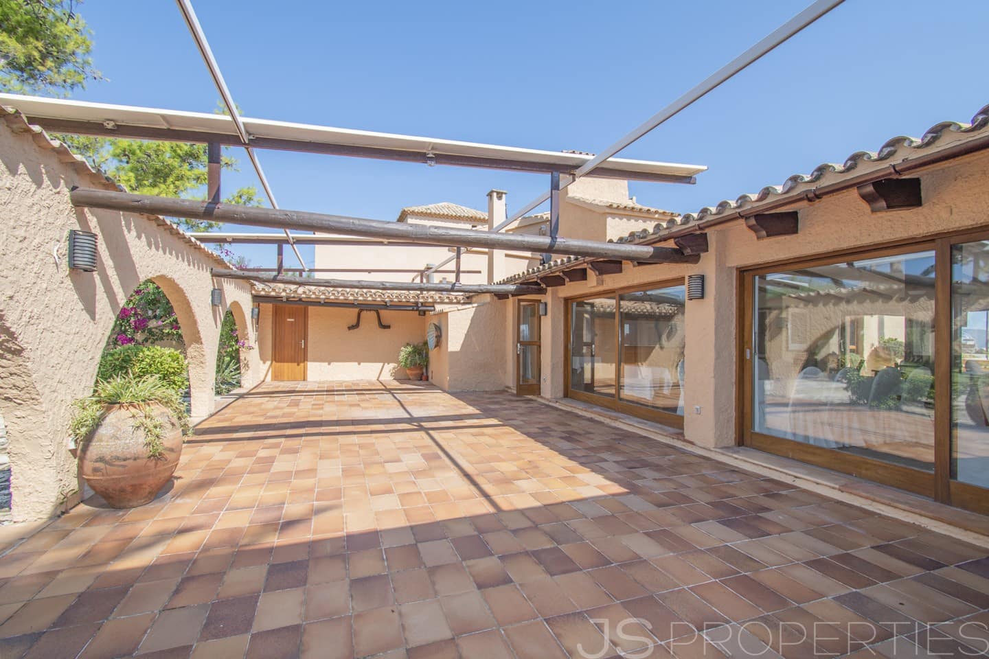 Erhverv til salg i Pollensa / Pollenca - € 2.200.000 (Ref: 8802694)