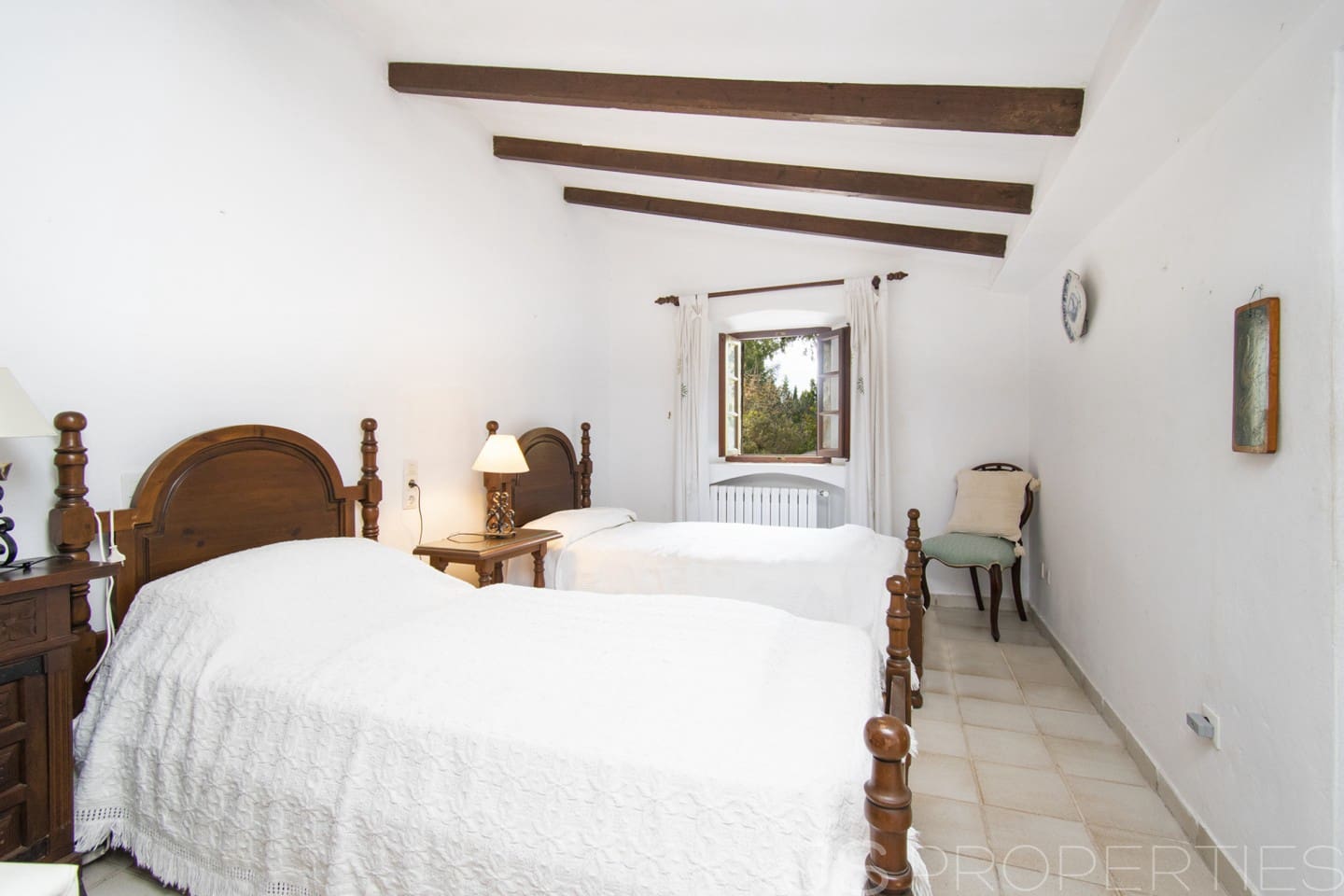 5 bedroom Villa for sale in Puerto de Alcudia - € 1,600,000 (Ref: 8802695)