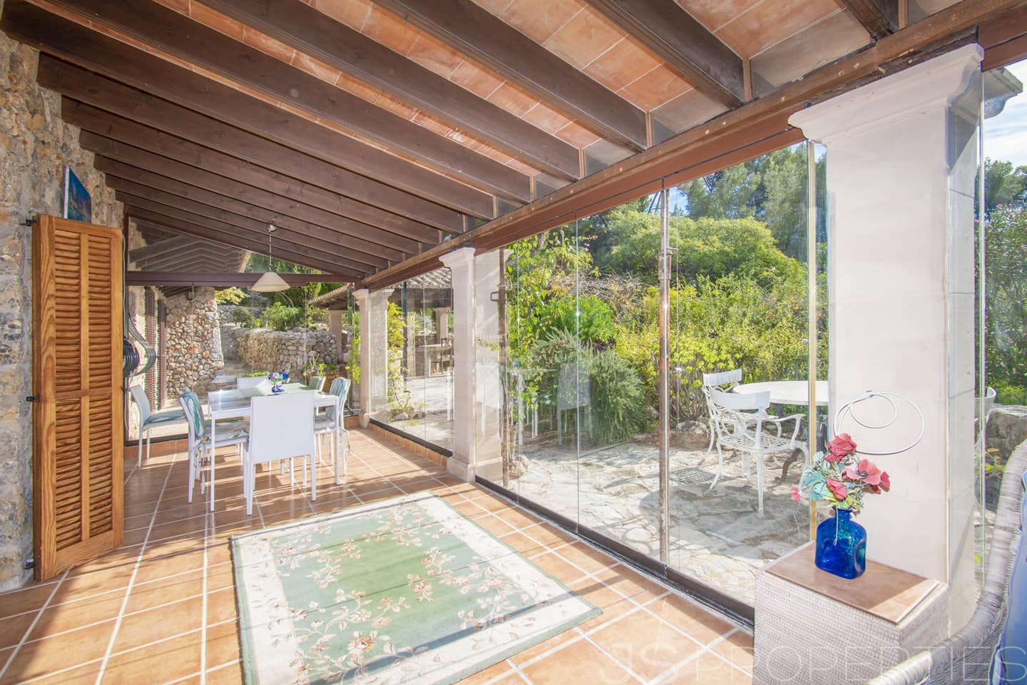 5 bedroom Villa for sale in Puerto de Alcudia - € 1,600,000 (Ref: 8802695)