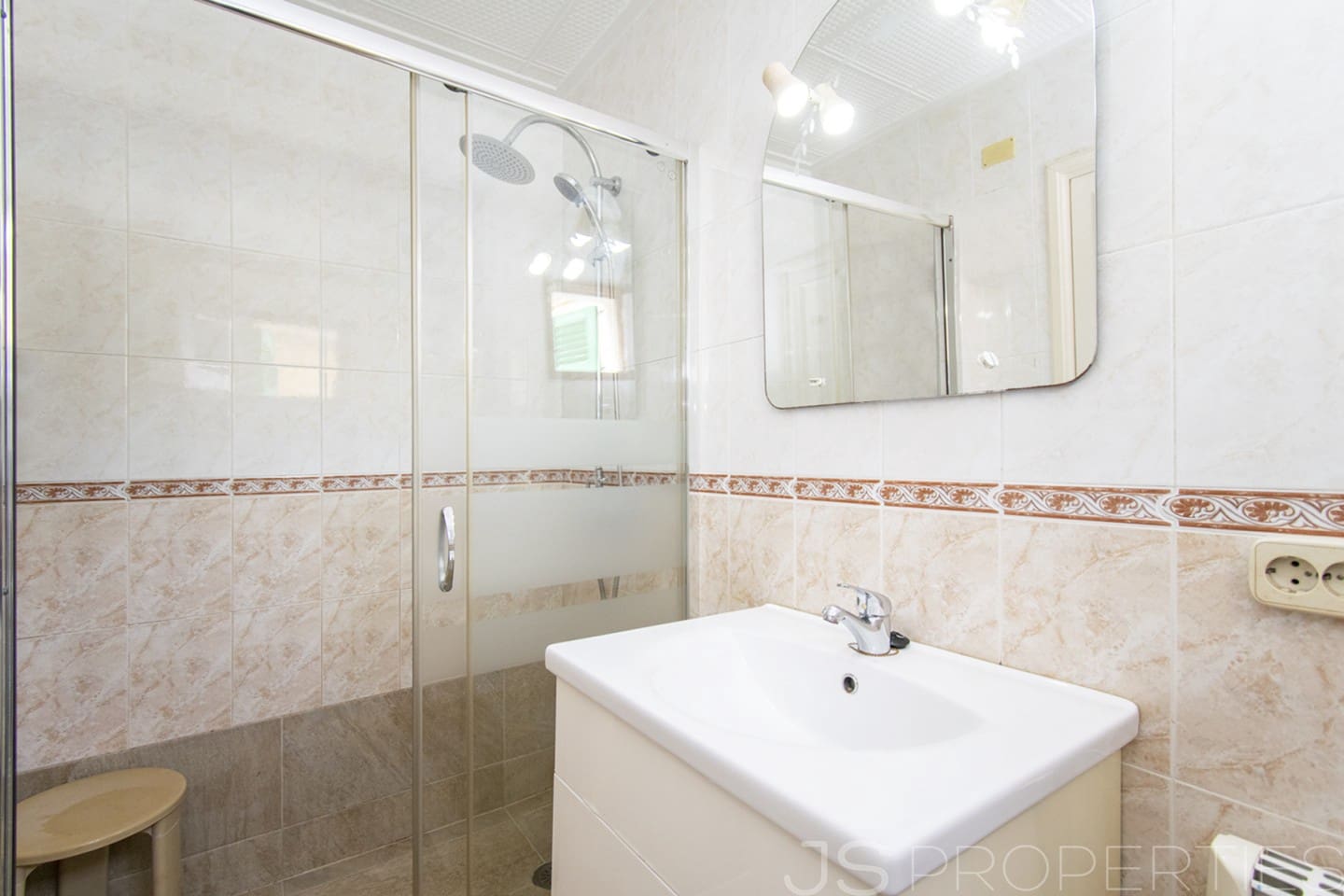 4 slaapkamer Halfvrijstaande villa te koop in Pollensa / Pollenca - € 550.000 (Ref: 8802704)