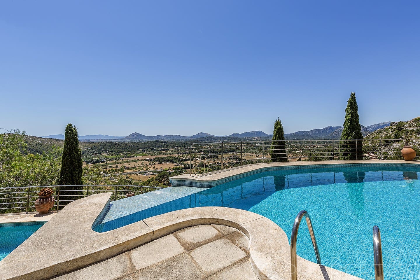 6 bedroom Villa for sale in Pollensa / Pollenca - € 3,900,000 (Ref: 8802726)