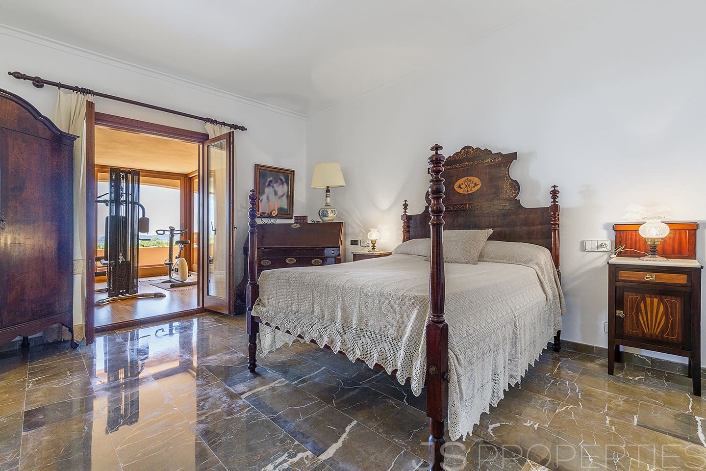 6 bedroom Villa for sale in Pollensa / Pollenca - € 3,900,000 (Ref: 8802726)