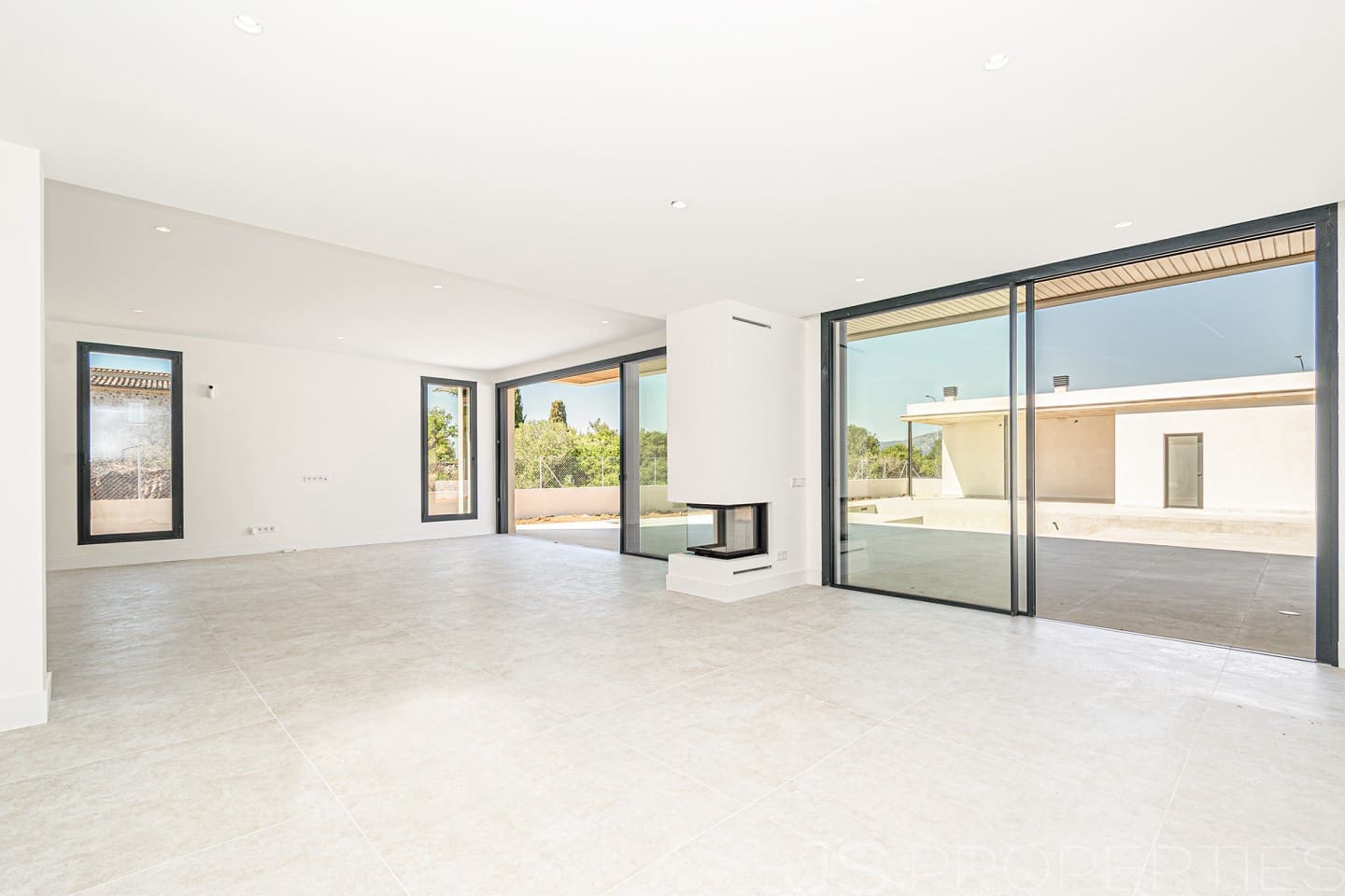5 bedroom Villa for sale in Pollensa / Pollenca - € 3,800,000 (Ref: 8802734)