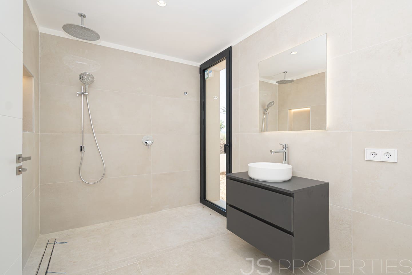 5 bedroom Villa for sale in Pollensa / Pollenca - € 3,800,000 (Ref: 8802734)