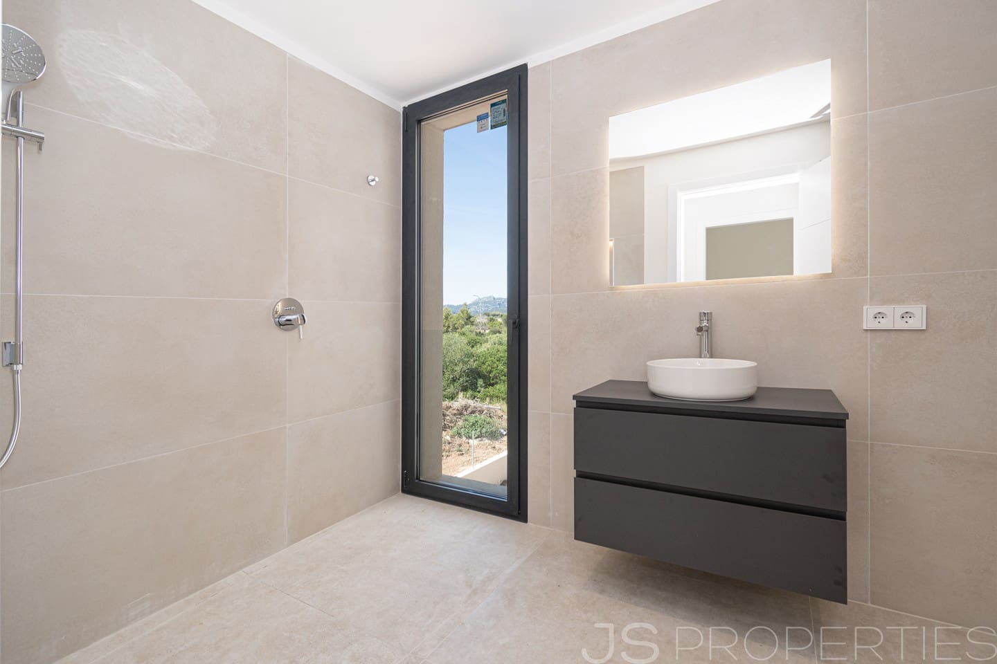 5 bedroom Villa for sale in Pollensa / Pollenca - € 3,800,000 (Ref: 8802734)