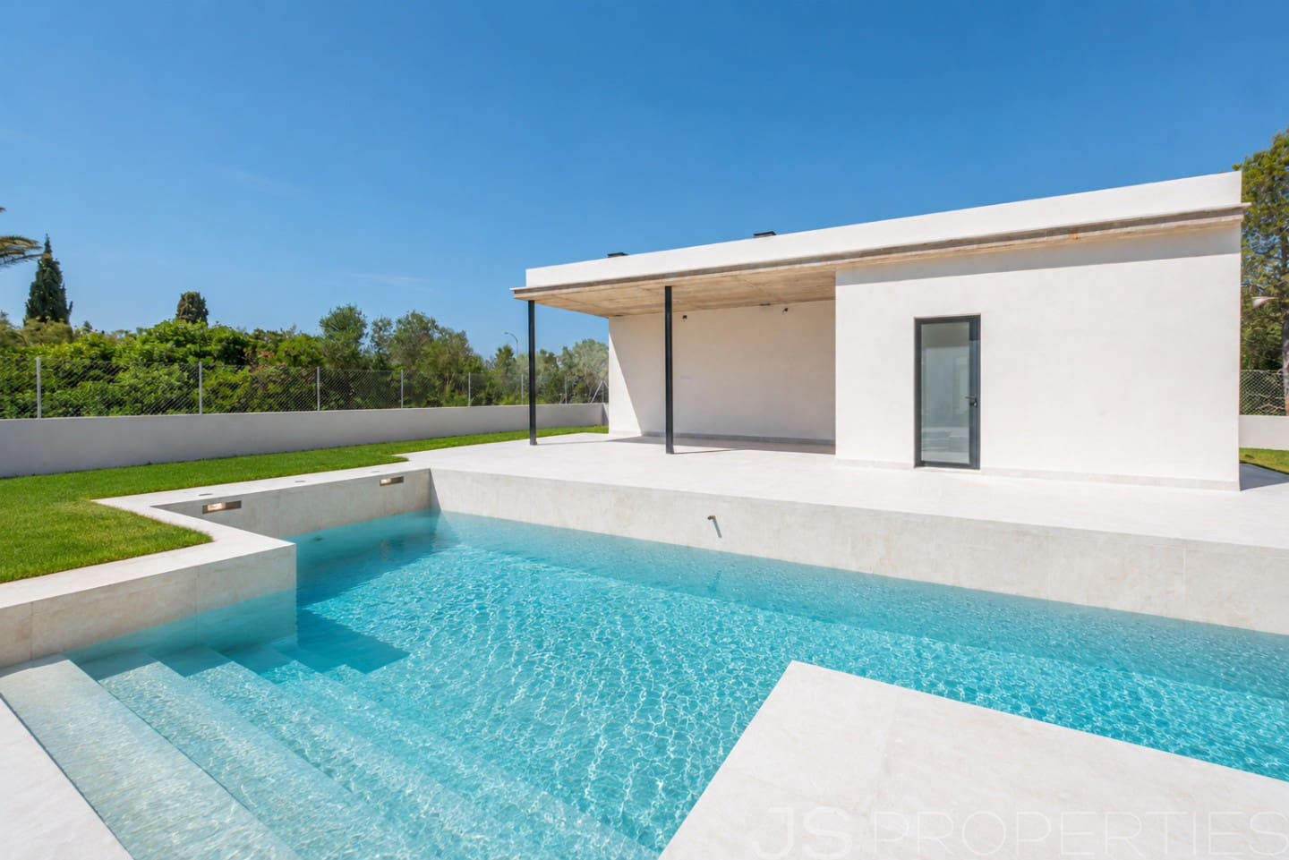 5 bedroom Villa for sale in Pollensa / Pollenca - € 3,800,000 (Ref: 8802734)